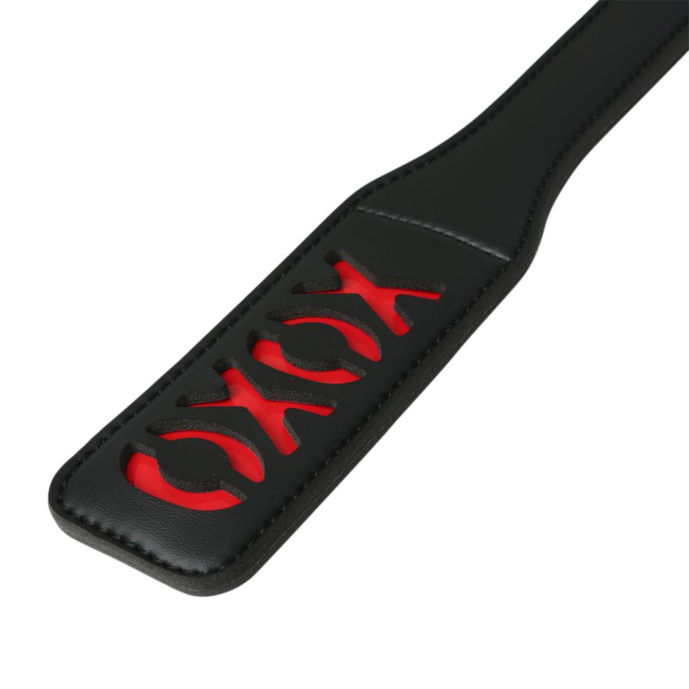 Sex & Mischief Impressions XOXO Paddle Black | WorldCondoms Imagen principal del producto