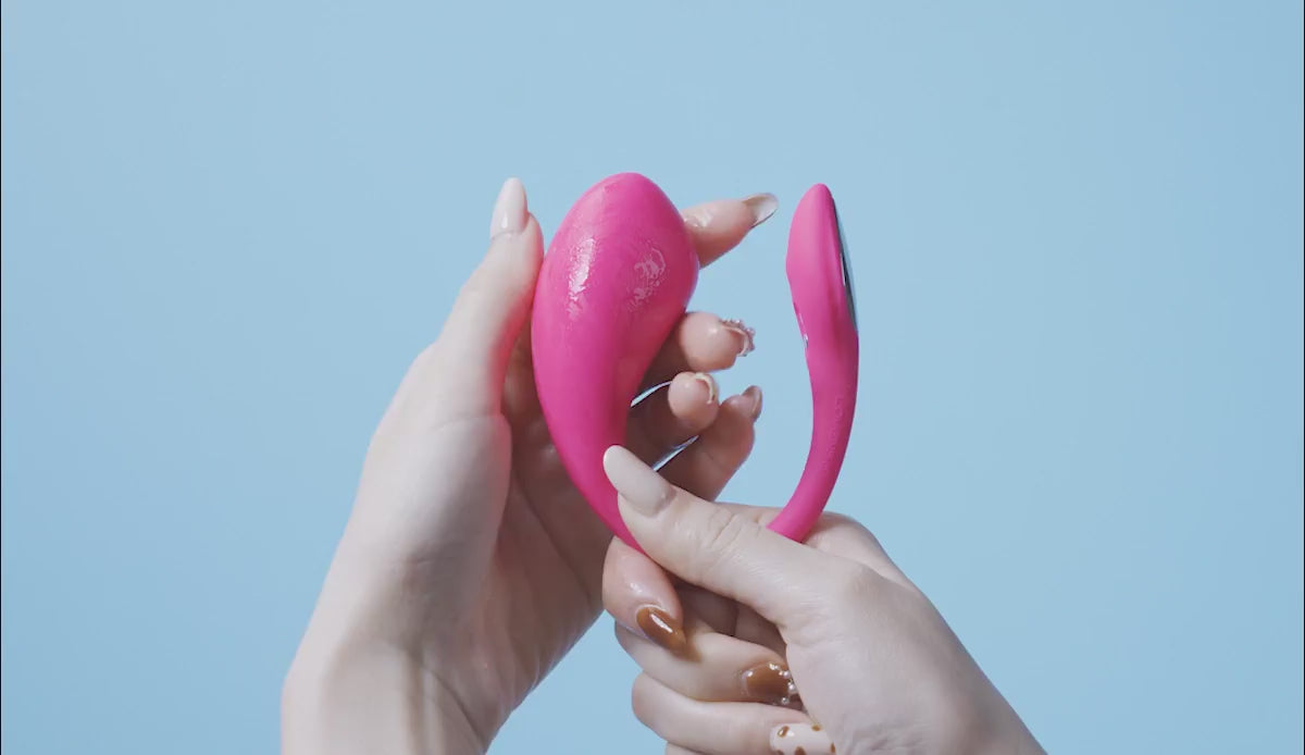 A video showing Lovense Water-based Personal Lubricant Jelly used on Lovense toy. 