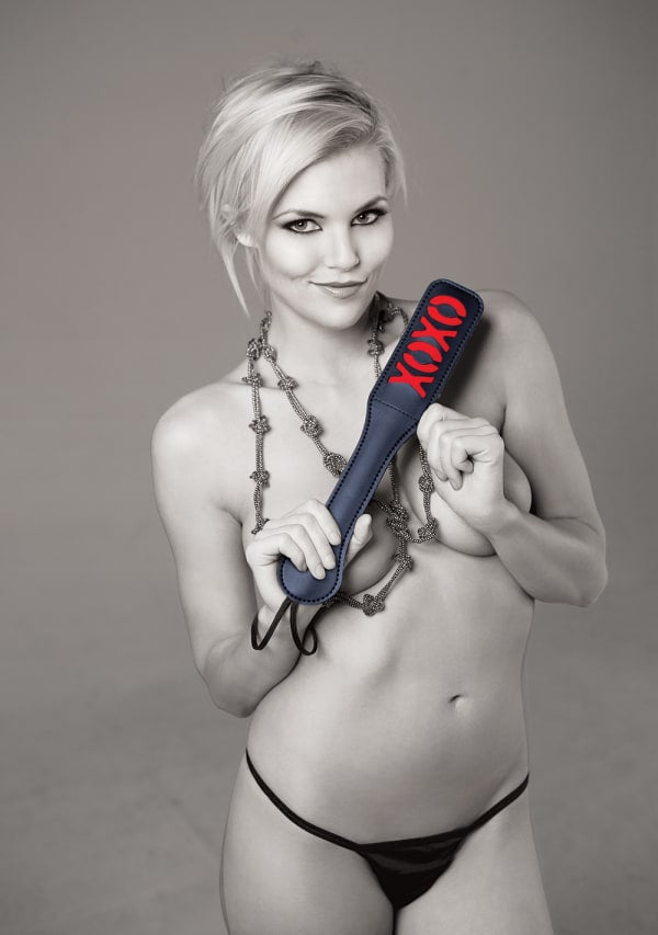 Sex & Mischief Impressions XOXO Paddle Black | WorldCondoms